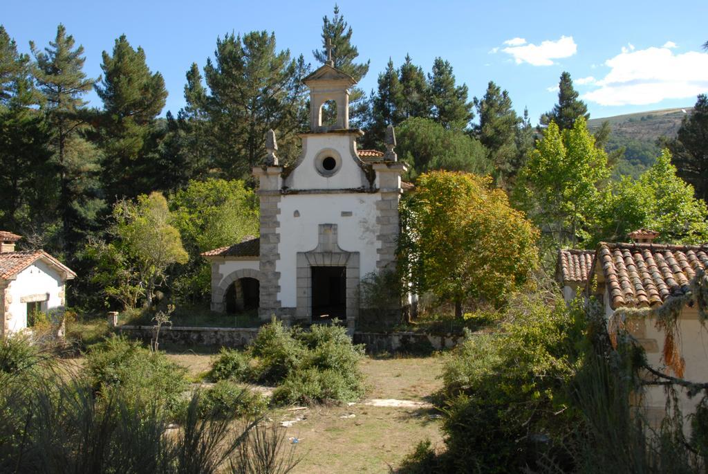 A Lastriña Hostal Trives Exterior foto